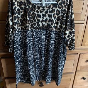 NWOT, Multi animal print/ half top, covers legging